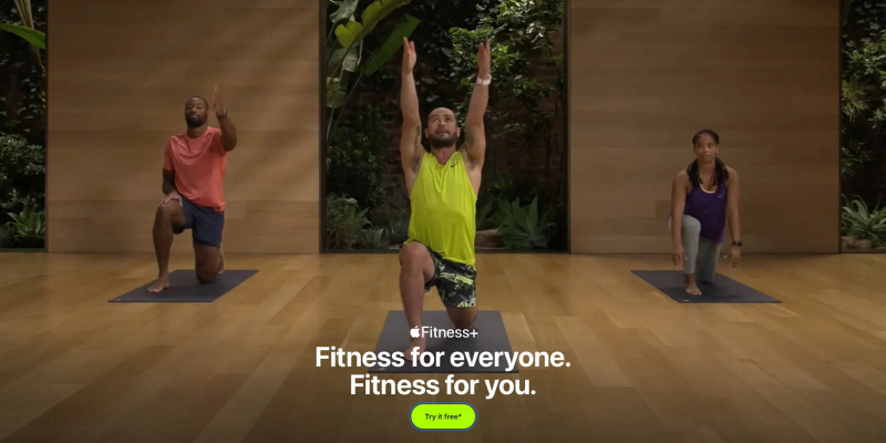 De startpagina van Apple nodigt je uit om 2025 te beginnen met een gratis proefperiode van 3 maanden voor Apple Fitness+
