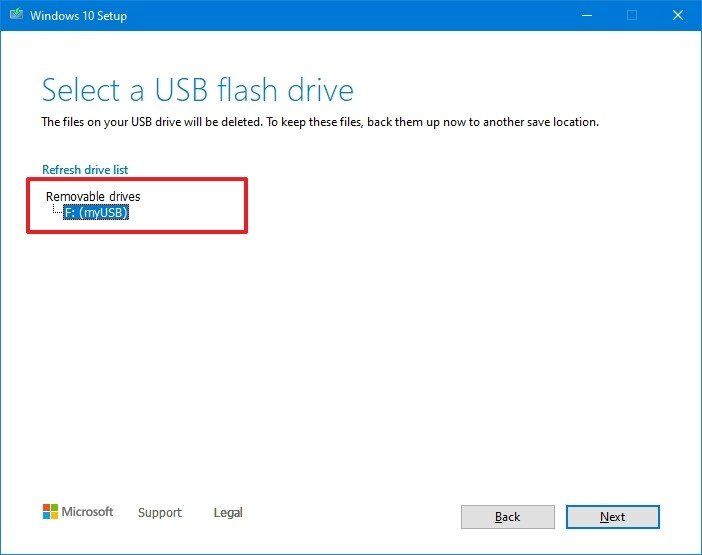 حدد خيار محرك أقراص فلاش USB لإنشاء مثبت UEFI Windows 10